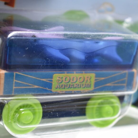 Thomas & Friends Real Wood Aquarium Cars Sting Ray Tanker Hammerhead Shark Car - Picture 8 of 12